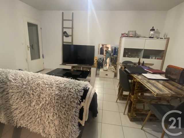 Appartement F2 à vendre - 2 pièces - 44.95 m2 - MAZERES - 09 - MIDI-PYRENEES - Century 21 S.D.I. Appartement F2 à vendre - 2 pièces - 44.95 m2 - MAZERES - 09 - MIDI-PYRENEES - Century 21 S.D.I.