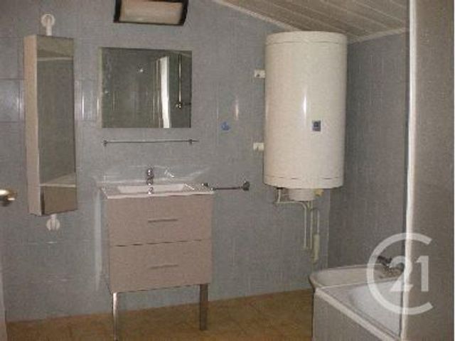 Afficher la photo en grand Appartement F2 à louer - 2 pièces - 60.0 m2 - PAMIERS - 09 - MIDI-PYRENEES - Century 21 S.D.I.
