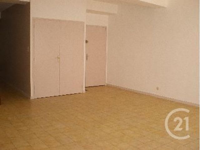 Afficher la photo en grand Appartement F2 à louer - 2 pièces - 60.0 m2 - PAMIERS - 09 - MIDI-PYRENEES - Century 21 S.D.I.