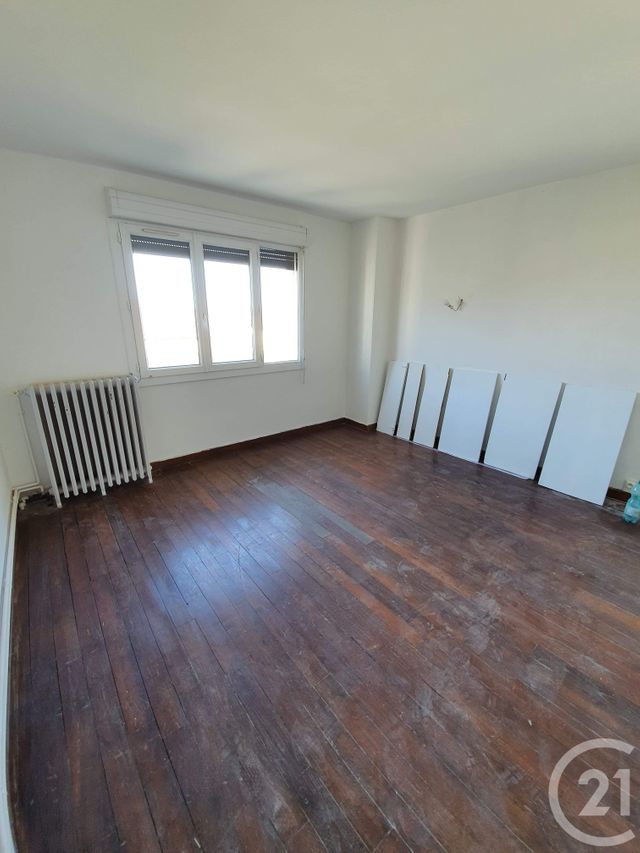 Afficher la photo en grand Appartement T4 à vendre - 4 pièces - 90.0 m2 - PAMIERS - 09 - MIDI-PYRENEES - Century 21 S.D.I.