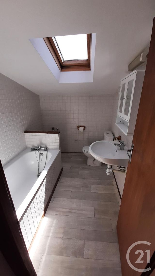 Afficher la photo en grand Appartement F2 à louer - 2 pièces - 45.0 m2 - PAMIERS - 09 - MIDI-PYRENEES - Century 21 S.D.I.