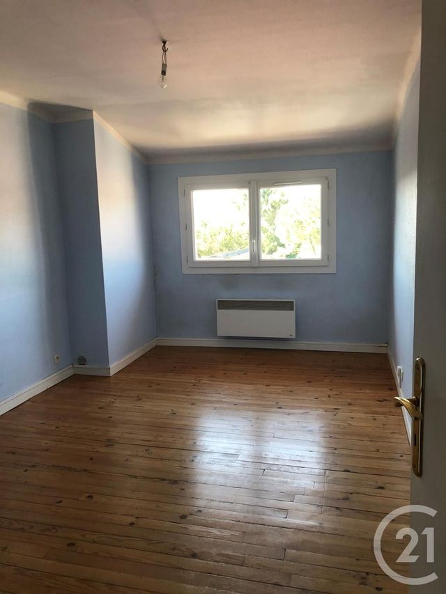 maison à louer - 7 pièces - 183.33 m2 - ST AMADOU - 09 - MIDI-PYRENEES - Century 21 S.D.I. maison à louer - 7 pièces - 183.33 m2 - ST AMADOU - 09 - MIDI-PYRENEES - Century 21 S.D.I.