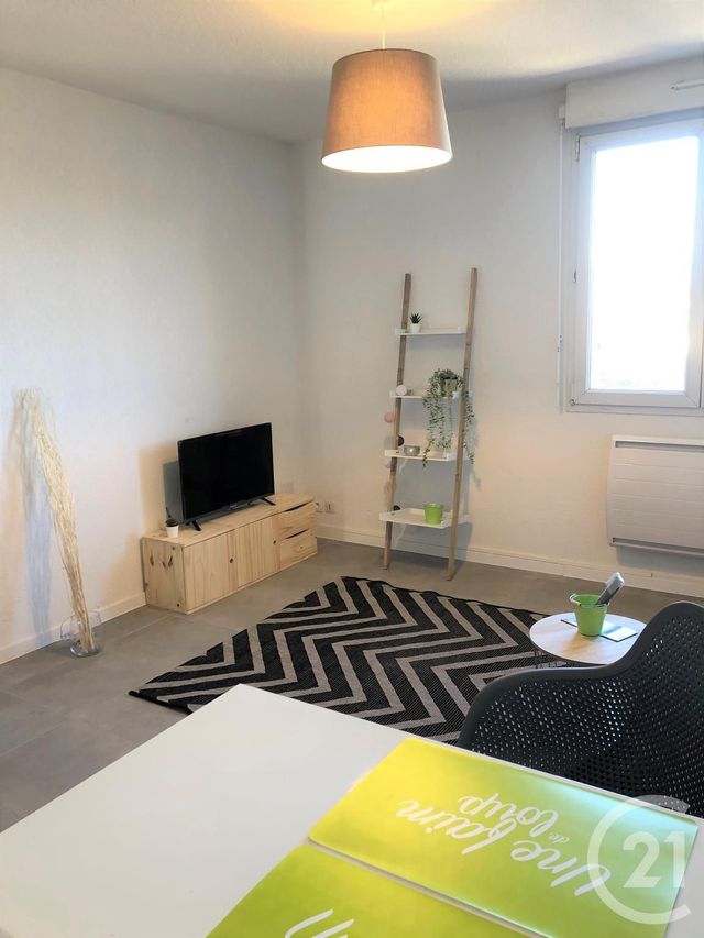 Appartement T1 à louer - 1 pièce - 30.88 m2 - PAMIERS - 09 - MIDI-PYRENEES - Century 21 S.D.I. Appartement T1 à louer - 1 pièce - 30.88 m2 - PAMIERS - 09 - MIDI-PYRENEES - Century 21 S.D.I.
