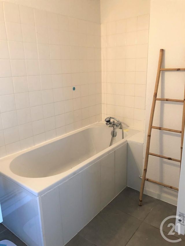 Appartement T1 à louer - 1 pièce - 30.88 m2 - PAMIERS - 09 - MIDI-PYRENEES - Century 21 S.D.I. Appartement T1 à louer - 1 pièce - 30.88 m2 - PAMIERS - 09 - MIDI-PYRENEES - Century 21 S.D.I.