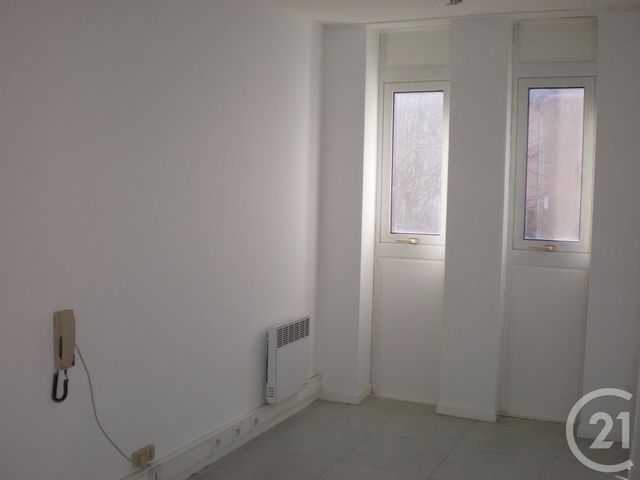 Appartement à louer - 2 pièces - 69.0 m2 - PAMIERS - 09 - MIDI-PYRENEES - Century 21 S.D.I. Appartement à louer - 2 pièces - 69.0 m2 - PAMIERS - 09 - MIDI-PYRENEES - Century 21 S.D.I.
