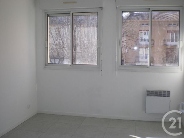Appartement à louer - 2 pièces - 69.0 m2 - PAMIERS - 09 - MIDI-PYRENEES - Century 21 S.D.I. Appartement à louer - 2 pièces - 69.0 m2 - PAMIERS - 09 - MIDI-PYRENEES - Century 21 S.D.I.