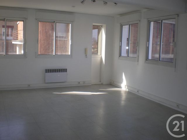 Appartement à louer - 2 pièces - 69.0 m2 - PAMIERS - 09 - MIDI-PYRENEES - Century 21 S.D.I. Appartement à louer - 2 pièces - 69.0 m2 - PAMIERS - 09 - MIDI-PYRENEES - Century 21 S.D.I.