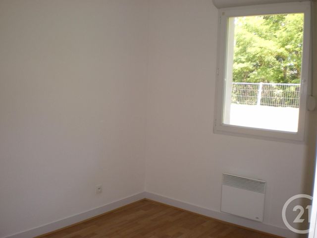 Afficher la photo en grand Appartement F2 à louer - 2 pièces - 38.0 m2 - SAVERDUN - 09 - MIDI-PYRENEES - Century 21 S.D.I.