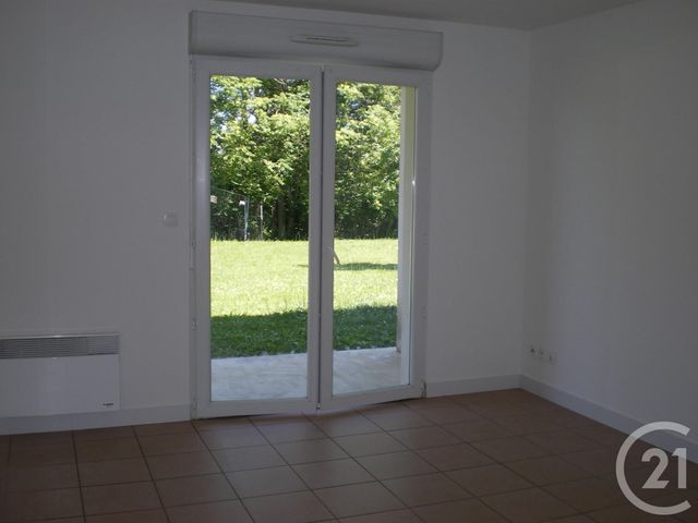 Afficher la photo en grand Appartement F2 à louer - 2 pièces - 38.0 m2 - SAVERDUN - 09 - MIDI-PYRENEES - Century 21 S.D.I.