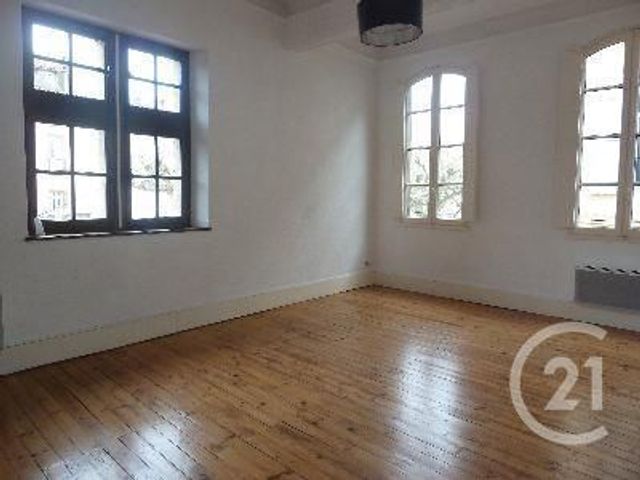 Afficher la photo en grand Appartement F2 à louer - 2 pièces - 60.0 m2 - PAMIERS - 09 - MIDI-PYRENEES - Century 21 S.D.I.