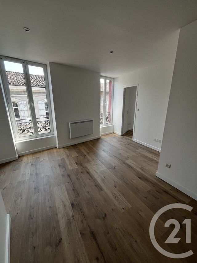 Appartement T2 &agrave; louer - 2 pi&egrave;ces - 30,40 m2 - Pamiers - 09 - MIDI-PYRENEES